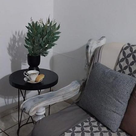 Log In At 118 Self Catering Unit 2 Apartment Meyerton Bagian luar foto