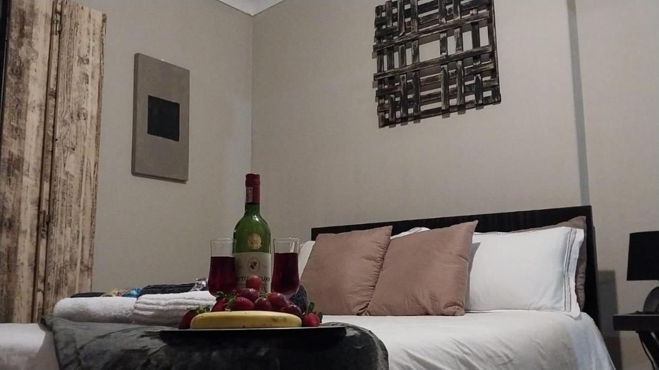 Log In At 118 Self Catering Unit 2 Apartment Meyerton Bagian luar foto