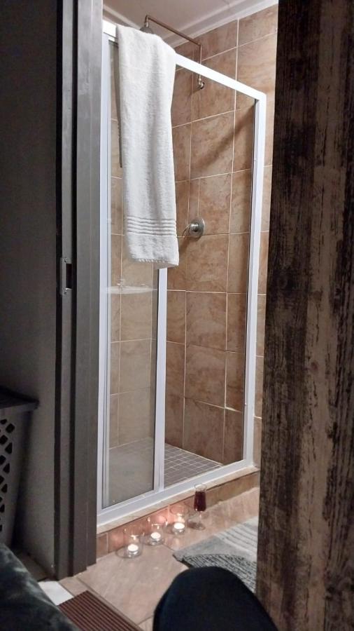 Log In At 118 Self Catering Unit 2 Apartment Meyerton Bagian luar foto