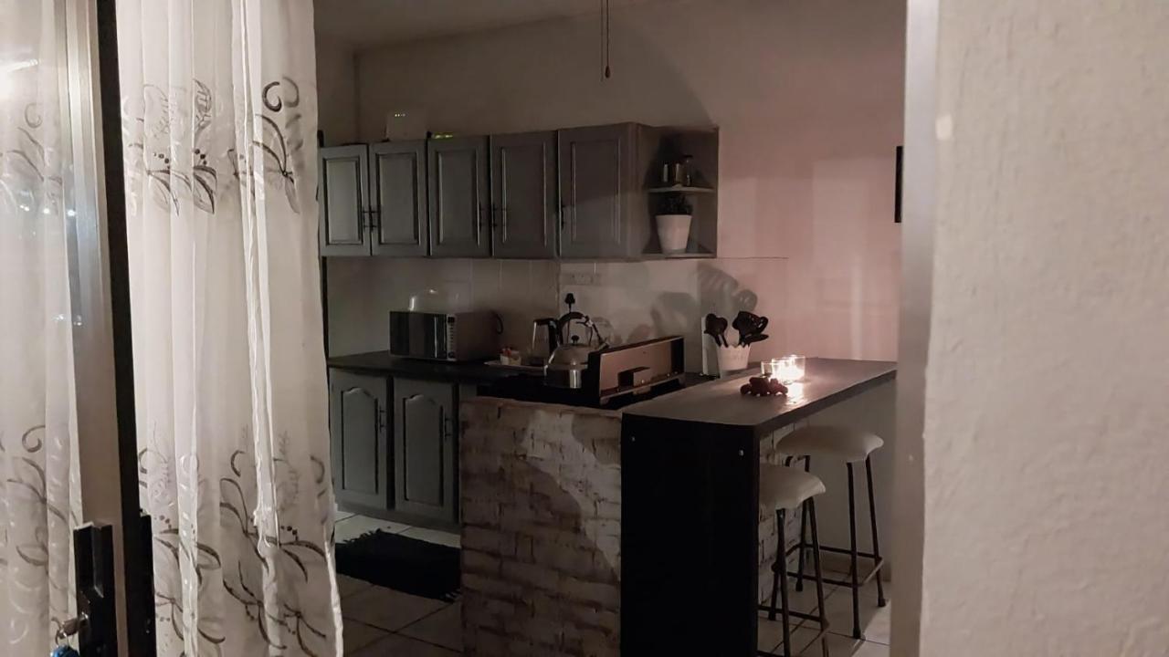 Log In At 118 Self Catering Unit 2 Apartment Meyerton Bagian luar foto